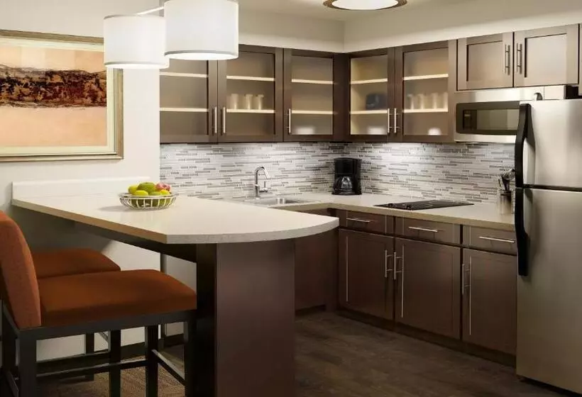 キングサイドベッドのスタンダードワンルーム, Staybridge Suites   Overland Park   Kansas City S, An Ihg