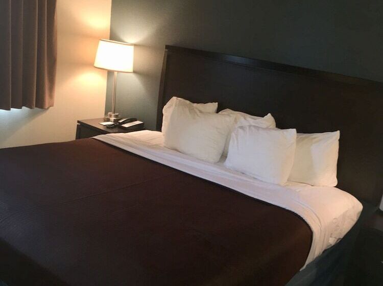 キングサイズベッドのスイートルーム, Americinn By Wyndham Monmouth