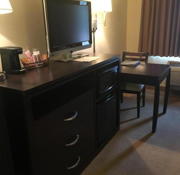 身障者適用キングサイズベッドルーム, Americinn By Wyndham Monmouth