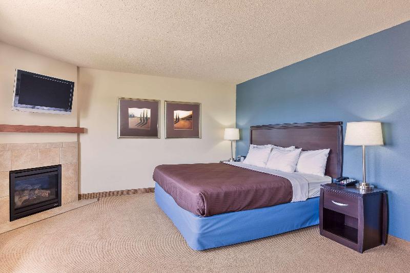 キングサイズベッドのスイートルーム, Americinn By Wyndham Monmouth