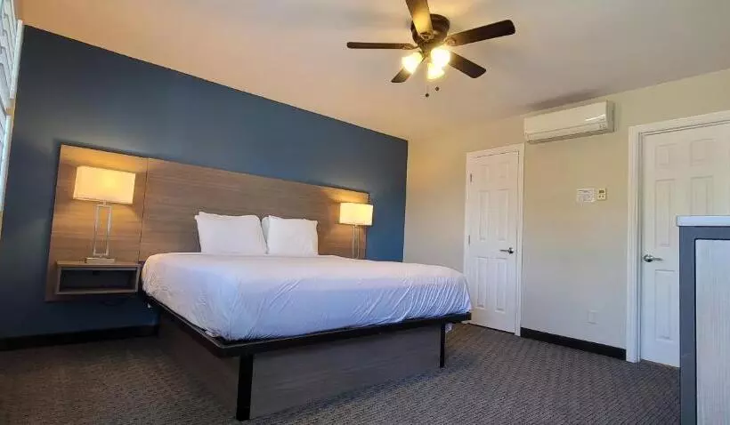 Standard-huone King-vuode, Beachwalker Inn & Suites