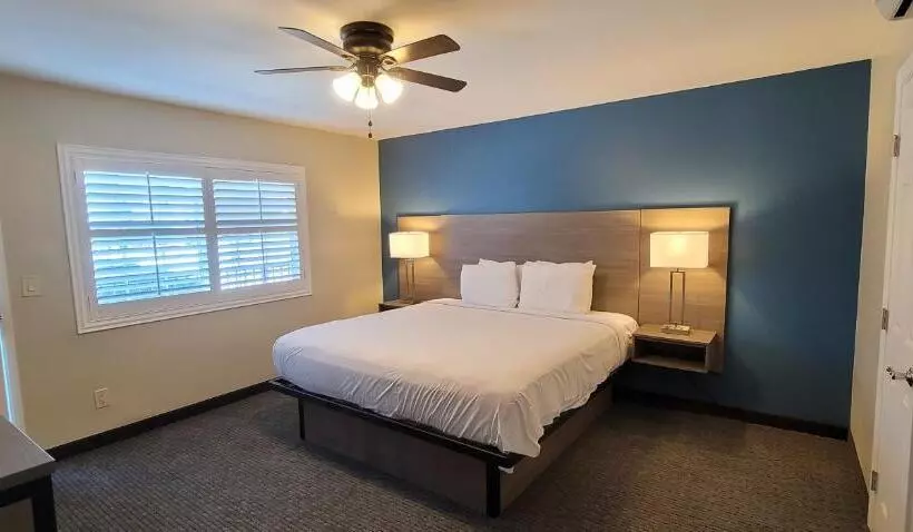 Standard-huone King-vuode, Beachwalker Inn & Suites