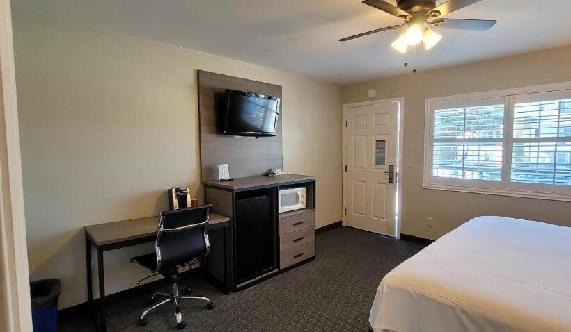 غرفة قياسية سرير كينج, Beachwalker Inn & Suites