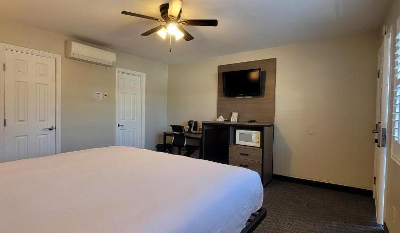 غرفة قياسية سرير كينج, Beachwalker Inn & Suites