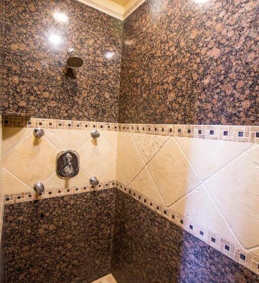 جناح جونيور, Beachwalker Inn & Suites