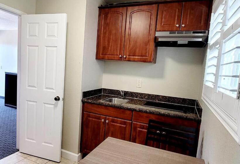 غرفه قياسيه سريرين مزدوجين, Beachwalker Inn & Suites