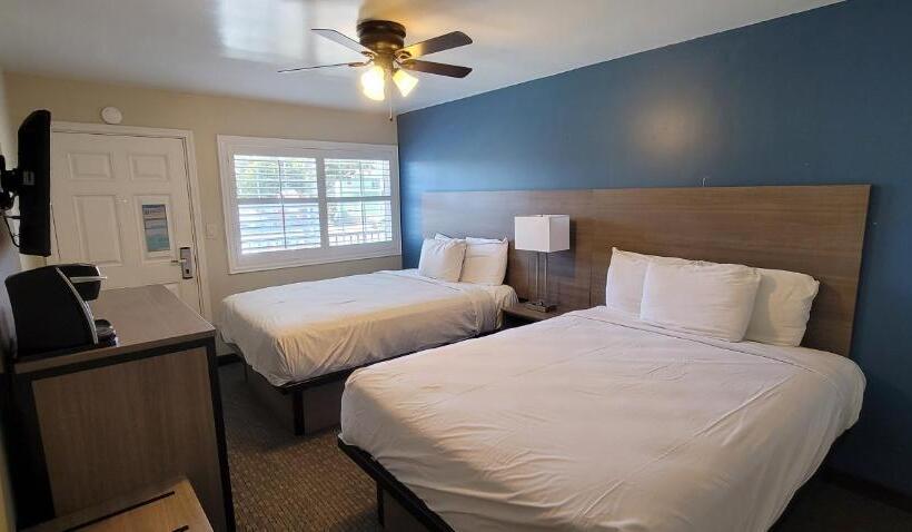 غرفه قياسيه سريرين مزدوجين, Beachwalker Inn & Suites