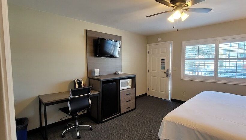 غرفة ديلوكس, Beachwalker Inn & Suites