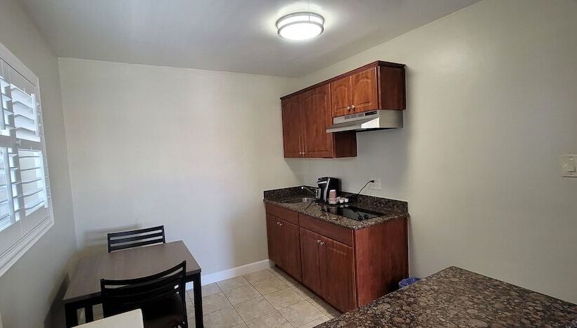 غرفة ديلوكس, Beachwalker Inn & Suites