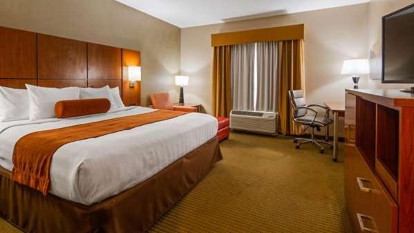 غرفة قياسية سرير كينج لذوى الإحتياجات الخاصة, Best Western Plus Finger Lakes Inn & Suites