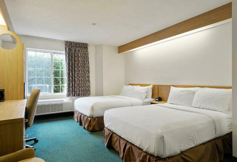 Номер Стандарт 2 Двуспальные Кровати, Charlevoix Inn & Suites Surestay Collection By Best Western