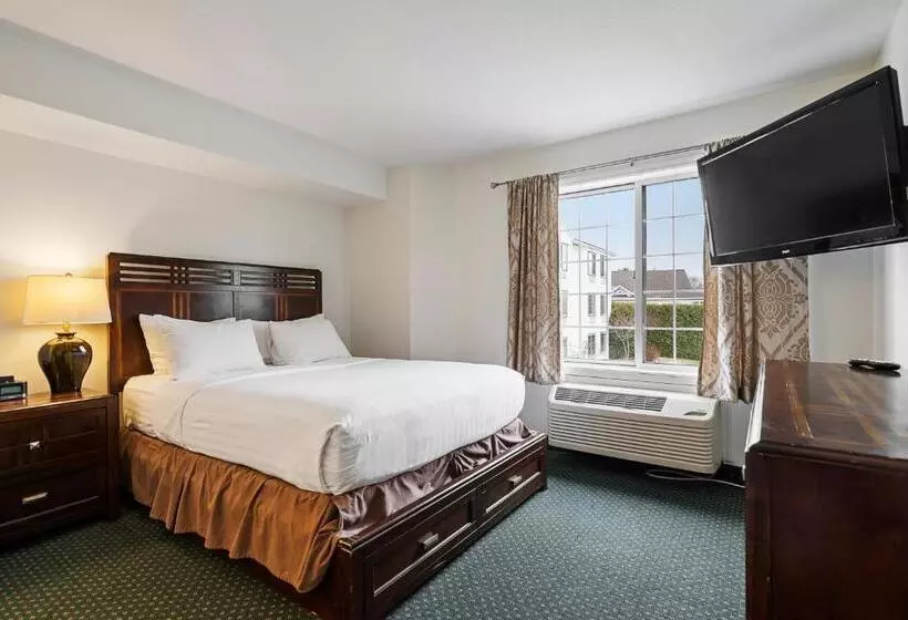 スイート, Charlevoix Inn & Suites Surestay Collection By Best Western