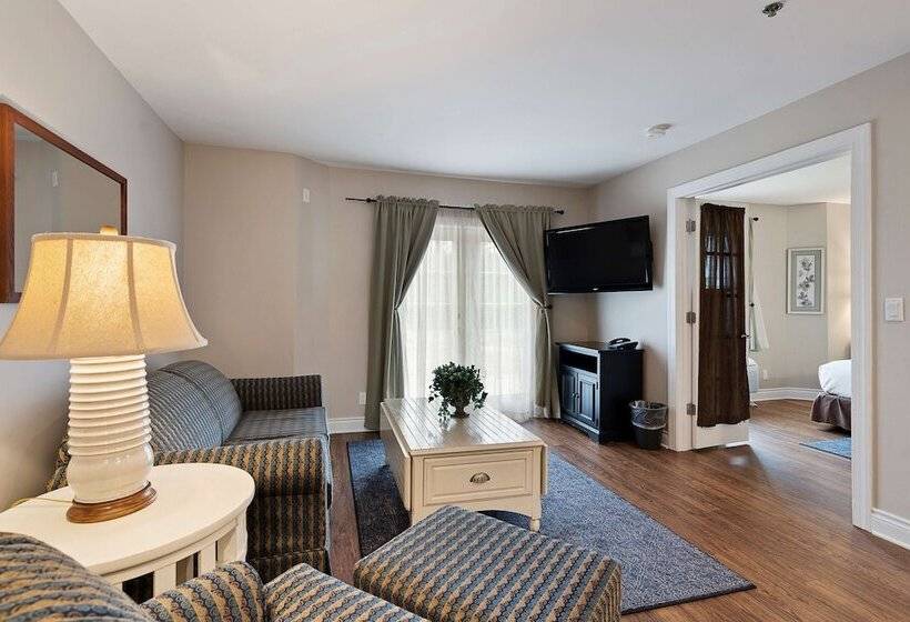 Люкс, Charlevoix Inn & Suites Surestay Collection By Best Western