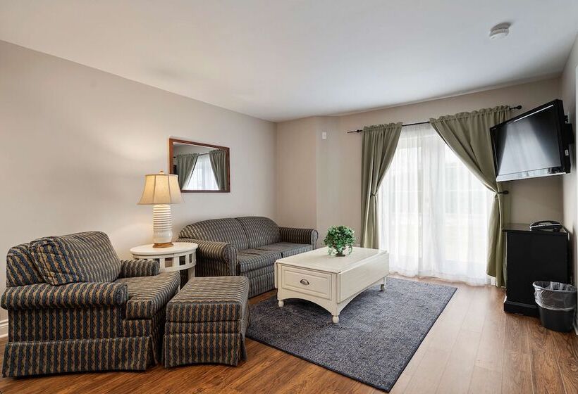Люкс, Charlevoix Inn & Suites Surestay Collection By Best Western