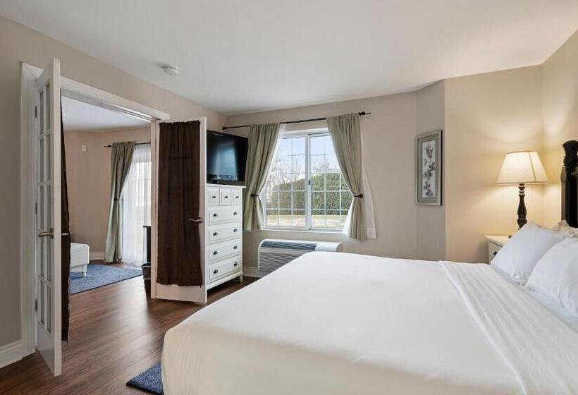 Стандартный Номер Кровать Кинг, Charlevoix Inn & Suites Surestay Collection By Best Western