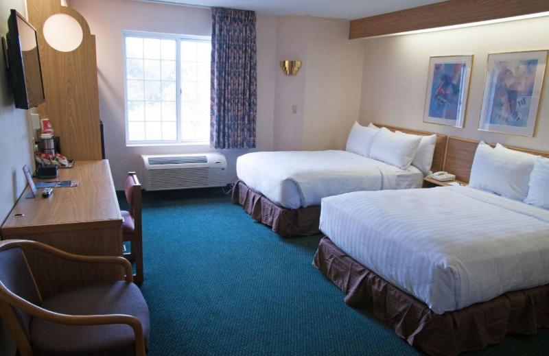 Номер Стандарт, Charlevoix Inn & Suites Surestay Collection By Best Western