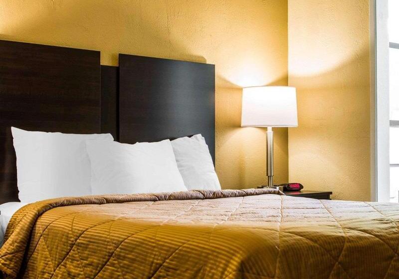 Номер Стандарт Кровать Квин Адаптированный для Инвалидов, Charlevoix Inn & Suites Surestay Collection By Best Western