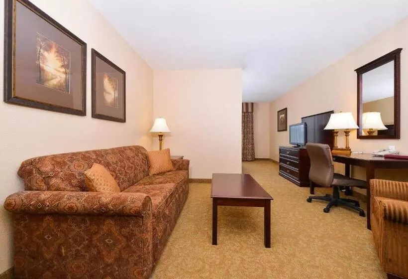 キングサイズベッドのスイートルーム, Comfort Inn & Suites Mcminnville Wine Country