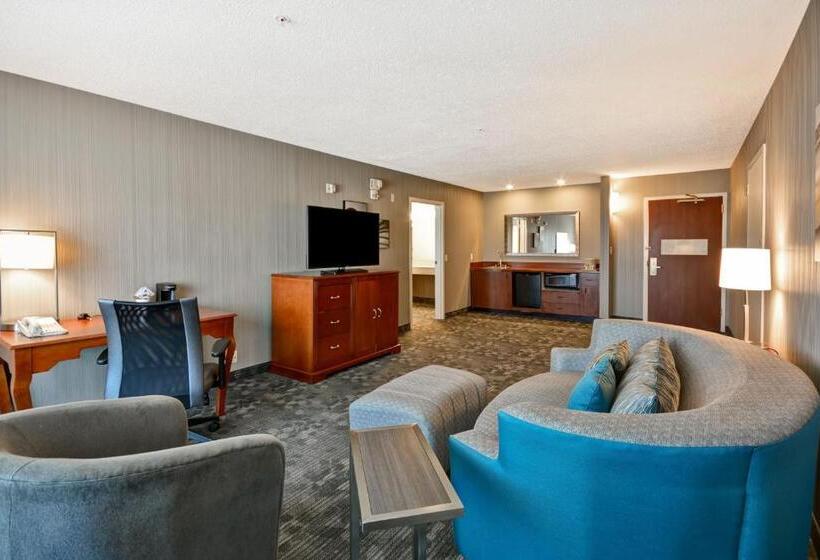 스위트 킹사이즈 침대, Courtyard By Marriott Springfield