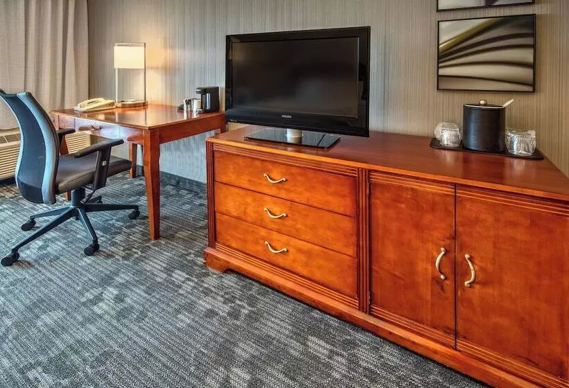 Standard-huone 2 Parivuodetta, Courtyard By Marriott Springfield