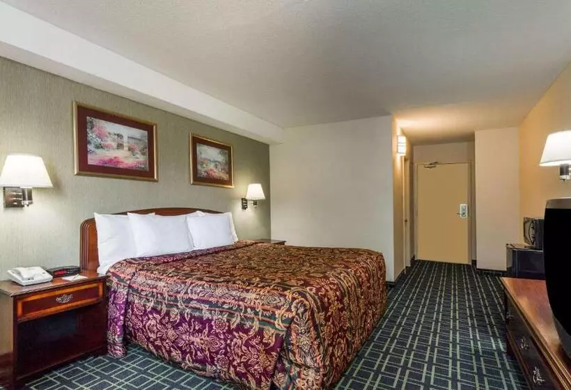 キングサイズベッドのスタンダードルーム, Days Inn By Wyndham Dumfries Quantico