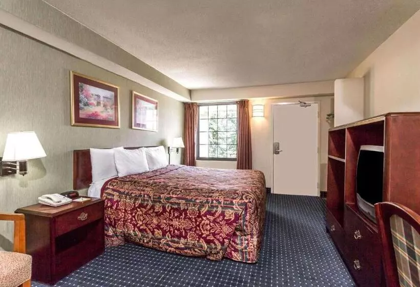 キングサイズベッドのスタンダードルーム, Days Inn By Wyndham Dumfries Quantico