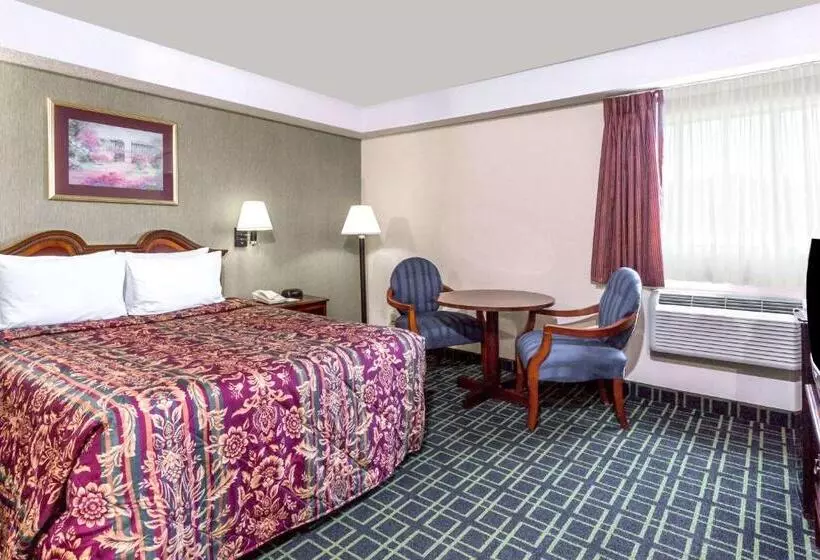キングサイズベッドのスタンダードルーム, Days Inn By Wyndham Dumfries Quantico
