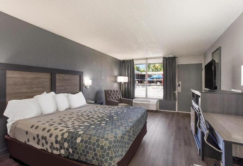 스탠다드 룸 킹사이즈 침대, Econo Lodge