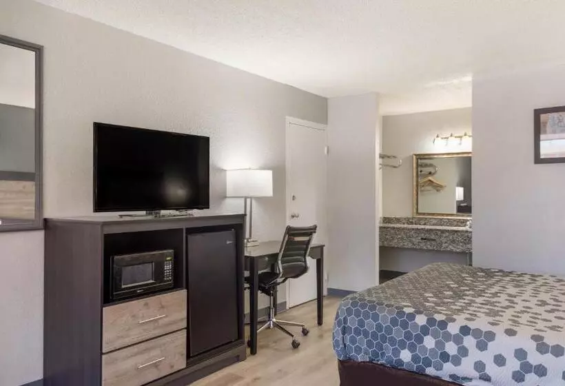 キングサイズベッドのスタンダードルーム, Econo Lodge