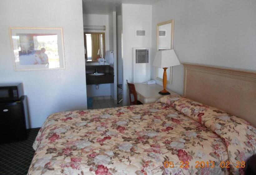 חדר סטנדרט עם מיטת קינג, Fireside Inn By The Beach Boardwalk & Bowling