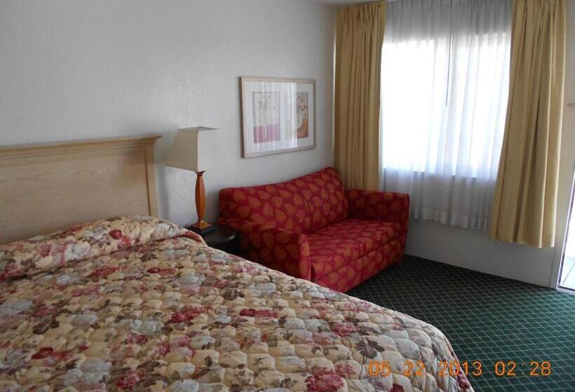 חדר סטנדרט עם מיטת קינג, Fireside Inn By The Beach Boardwalk & Bowling