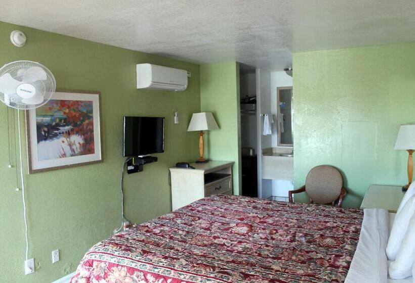 חדר סטנדרט עם מיטת קינג, Fireside Inn By The Beach Boardwalk & Bowling