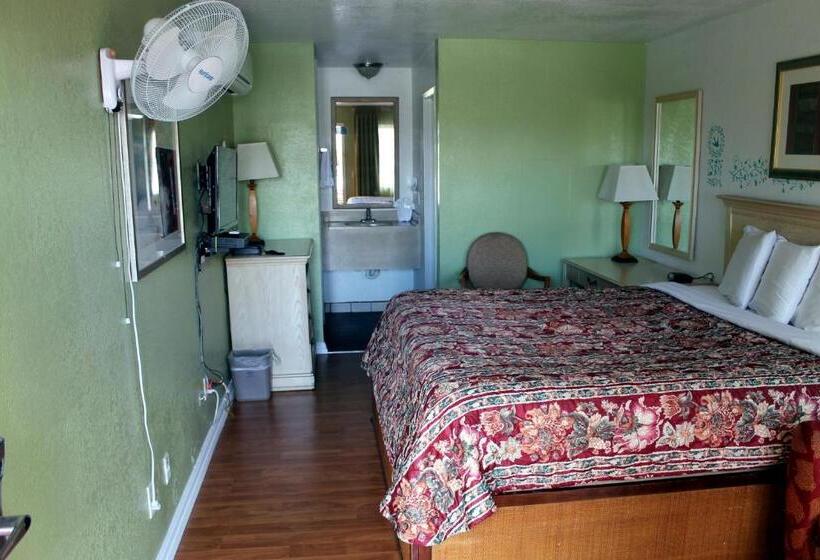 חדר סטנדרט עם מיטת קינג, Fireside Inn By The Beach Boardwalk & Bowling