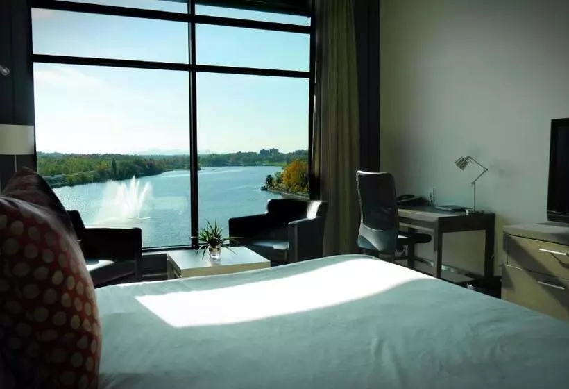 キングサイズベッドのデラックスルーム, Grand Hotel Times Sherbrooke