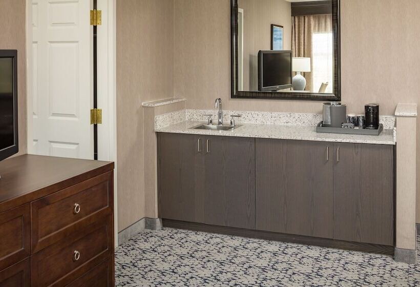 جناح, Inn At Middletown