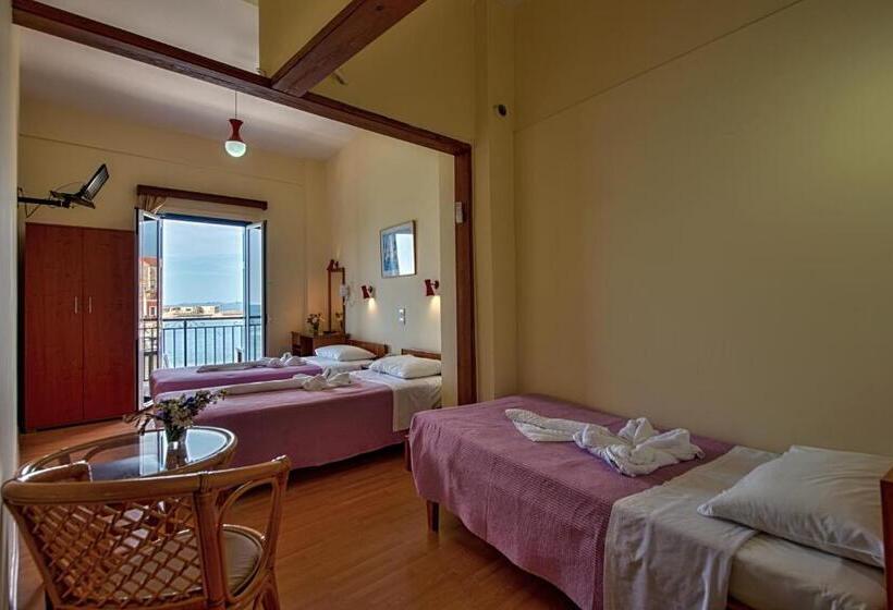 Triple Room Sea View, Lucia