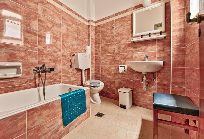 Triple Room Sea View, Lucia