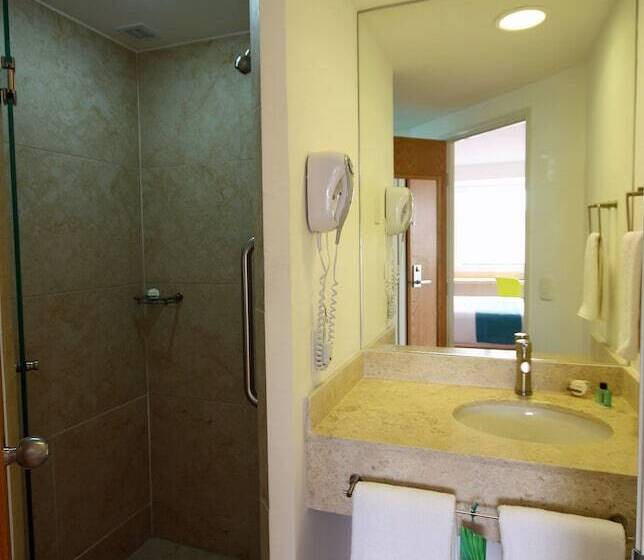 高级大房间, One Guadalajara Centro Historico