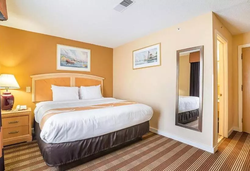 キングサイズベッドのスタンダードルーム, Quality Inn North Conway