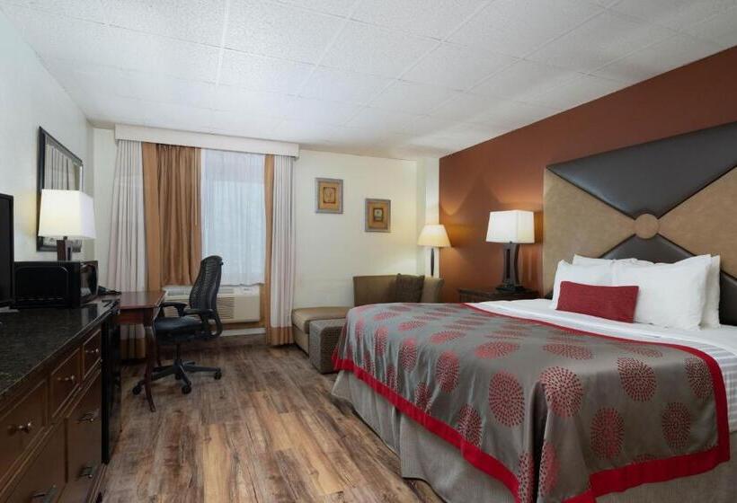 キングサイズベッドのスイートルーム, Ramada By Wyndham Albert Lea