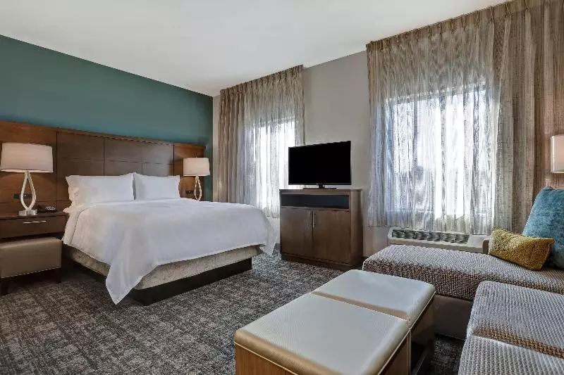 キングサイズベッドのスイートルーム, Staybridge Suites   Overland Park   Kansas City S, An Ihg