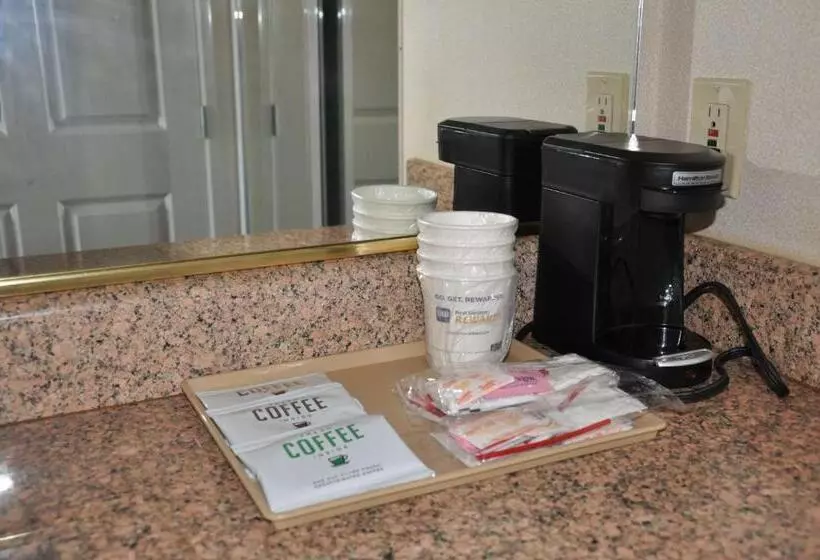 キングサイズベッドのスタンダードルーム, Surestay Hotel By Best Western Castro Valley