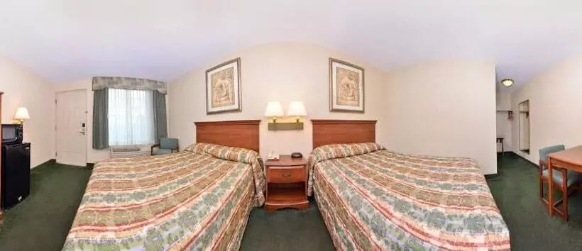 ２ダブルベッドのスタンダードルーム, Tower Inn And Suites Of Guilford / Madison