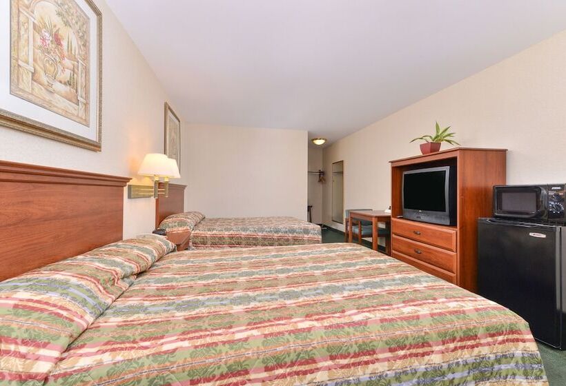 غرفه قياسيه سريرين مزدوجين, Tower Inn And Suites Of Guilford / Madison