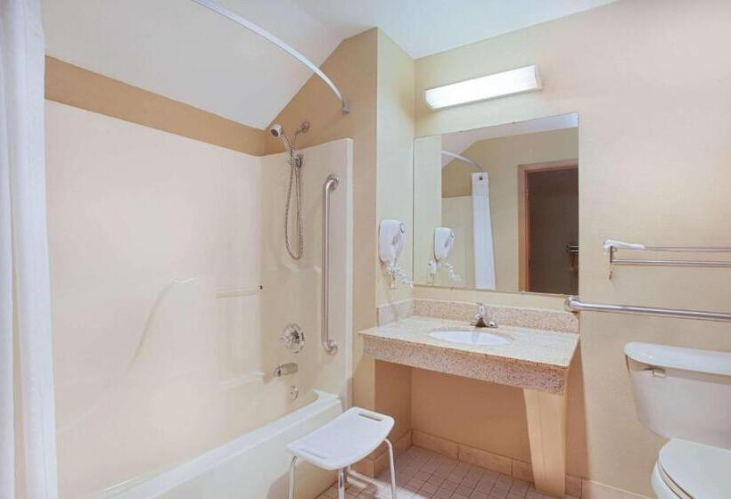 غرفة قياسية لذوى الاحتياجات الخاصة, Super 8 By Wyndham Defiance