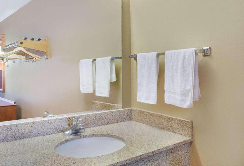 غرفة قياسية لذوى الاحتياجات الخاصة, Super 8 By Wyndham Defiance