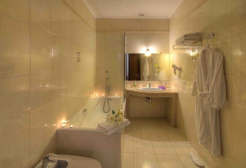 سوییت جونیور, Villa Panama