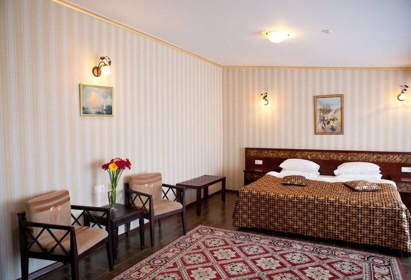 سوییت جونیور, Villa Panama