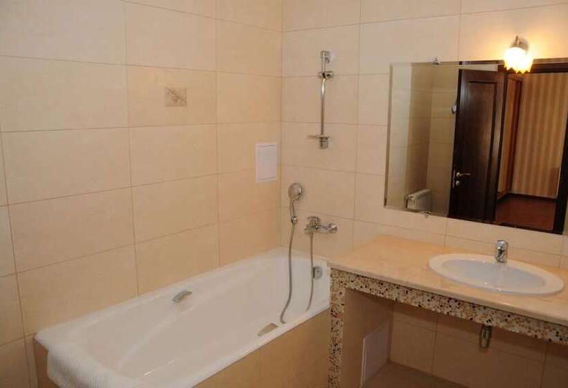 سوییت جونیور, Villa Panama