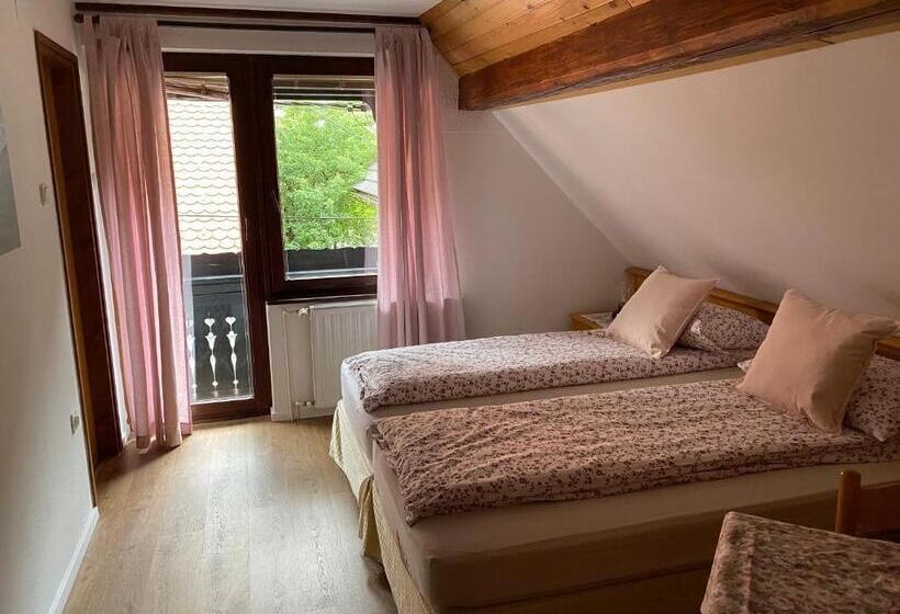 اتاق استاندارد با بالکن, Hiša Planšar Bohinj Accommodations